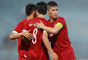 HLV Phan Thanh Hùng: 'Lối chơi của Hữu Thắng phù hợp với người Việt'